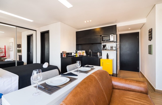 CHARMING VILA MADALENA COVERAGE