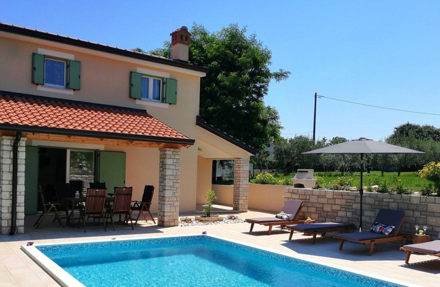 Charming Villa Stella with swimming pool