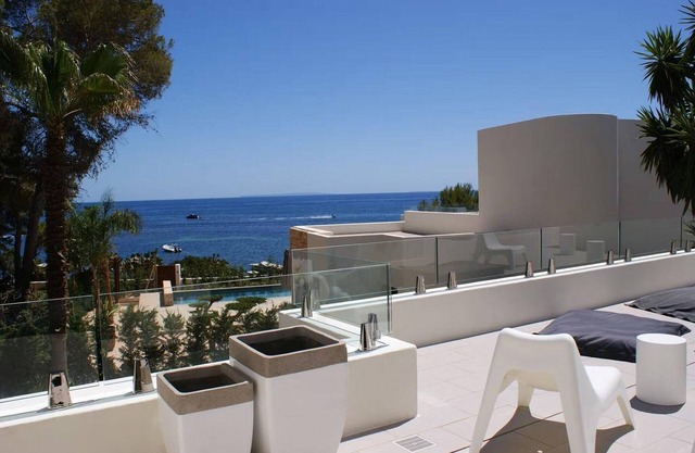 Charming villa with sea views