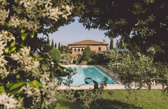 Charming Villa with swimming pool in the heart of Tuscany