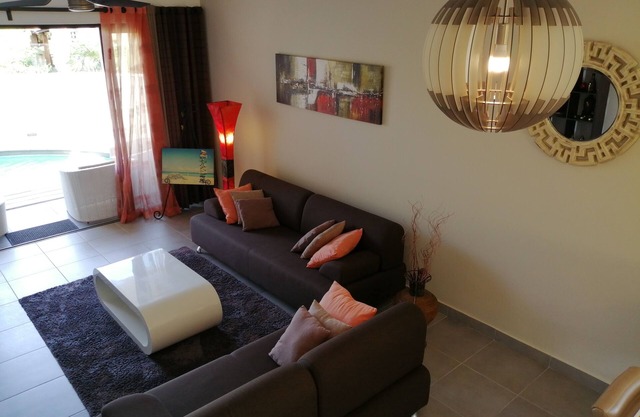 CHARMING VILLA WITH SWIMMING POOL NEAR THE BEACH