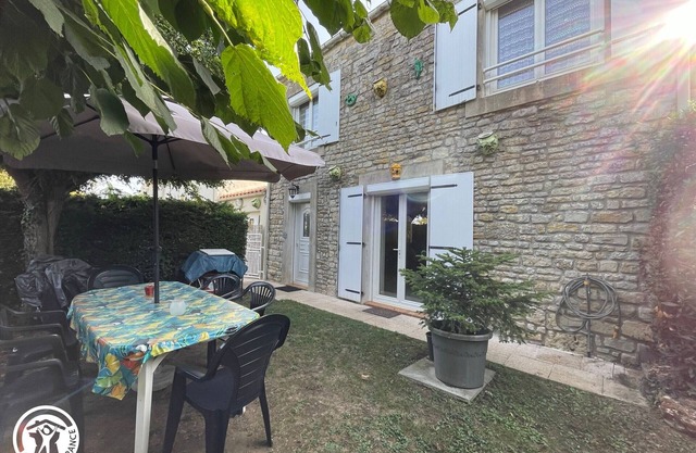 Charming Village House with Courtyard, Near Ocean, Baroque Music Festival, and Local Amenities