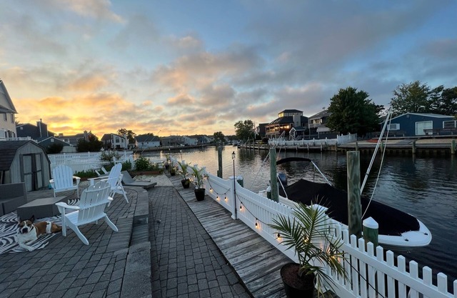 CHARMING WATERFRONT HOME IN PRIVATE BEACH COMMUNITY