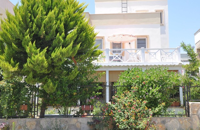 Charming, well-kept, cozy apartment quiet, near the beach and town