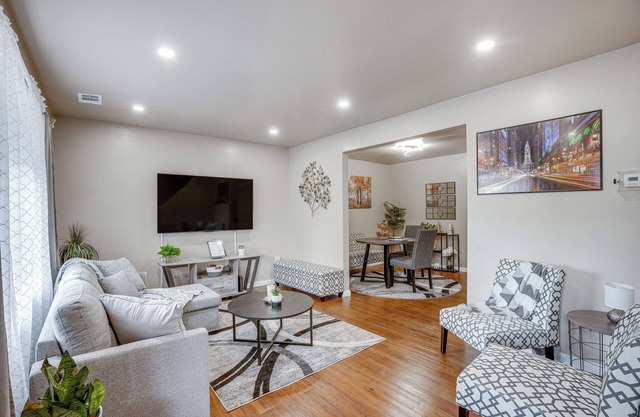 Charming Willow Grove Home w/Patio + Fire Pit!