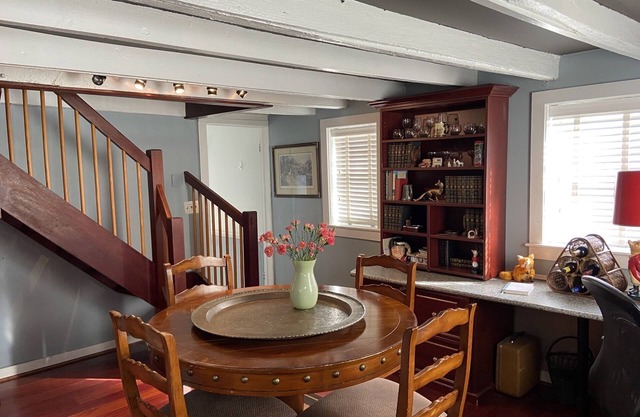 Charming Writer's Cottage in the Heart of Middleburg