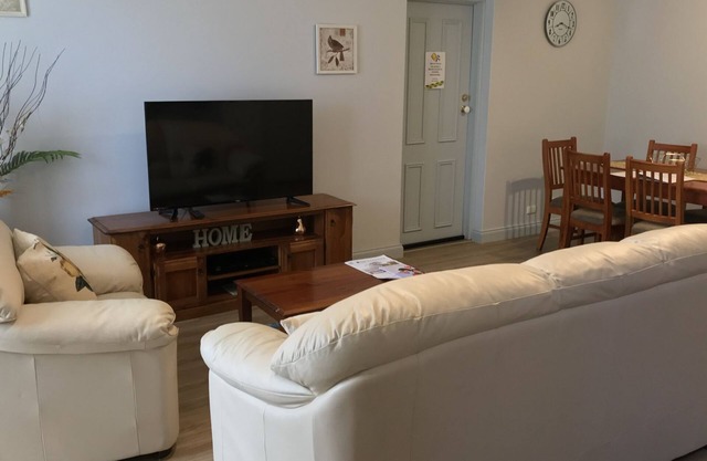 Charmingly Cosy College Park - Great for families