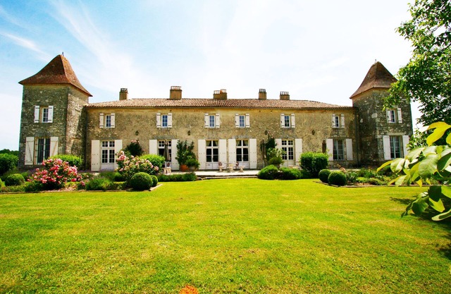 Chateau Des Egrons; Elegant and Magical with Tennis Court and Heated Pool
