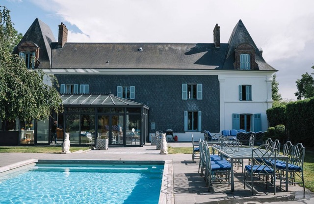 Chateau Lazuline - Six Bedroom Castle, Sleeps 12