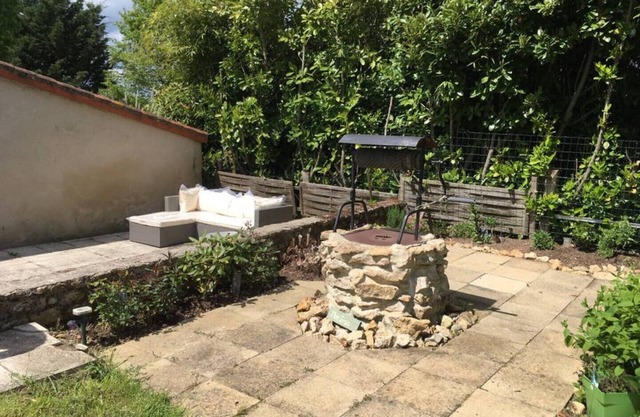 Chateau Noir - Traditional Farm House ( 3 Bedroom Sleeps 8 ) Long term welcome