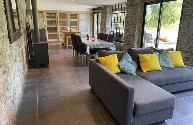Chateau pool house, 1.5 hectares of garden, perfect for families