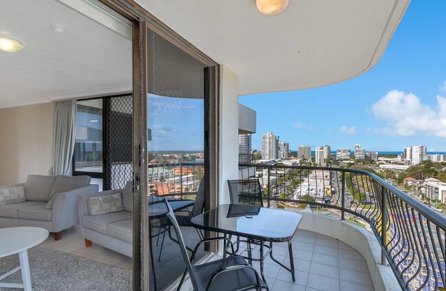 Chateau Royale Unit 36 Situated on Kirra hill overlooking Coolangatta