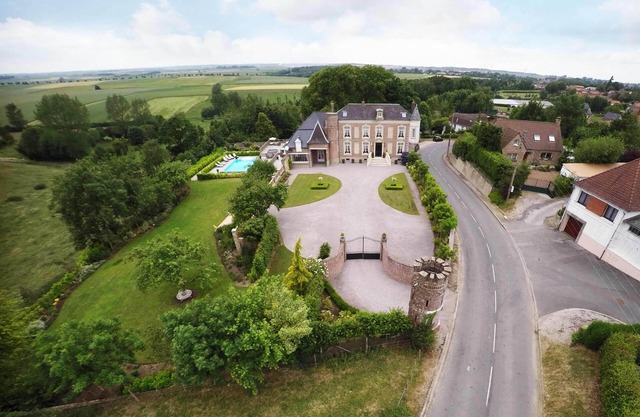 Chateau With Swimming Pool, Hot Tub and Sauna
