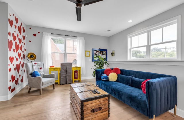 Chattanooga *Brand New Carriage Home*