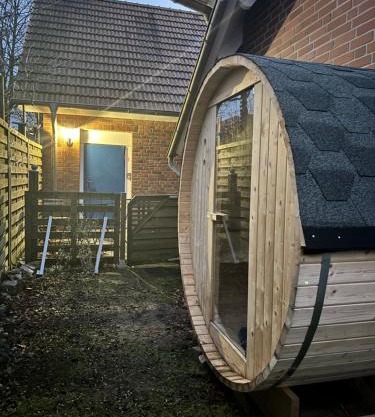 Cheap place to stay with sauna