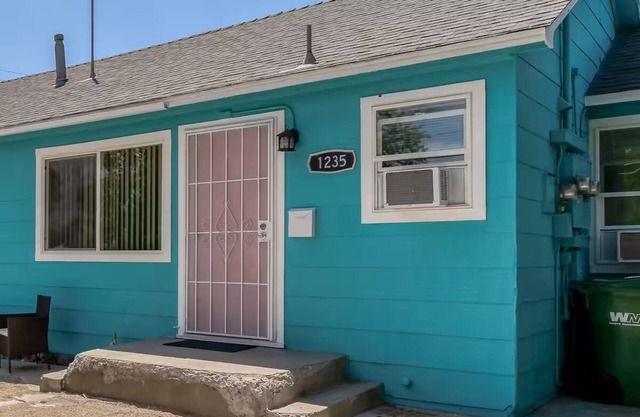 Cheerful 1-bedroom home in Midtown, shared HOT TUB