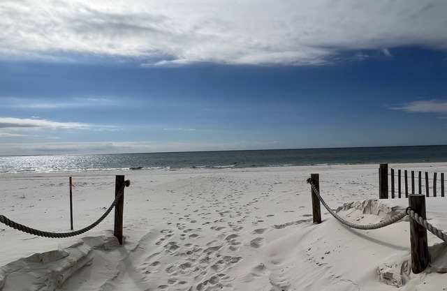 Cheerful 2/2 bungalow close to Gulf of Mexico