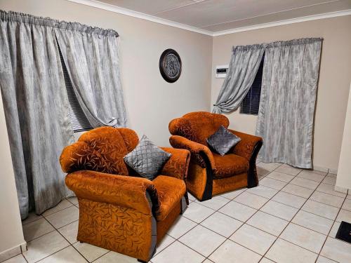 Cheerful 2-Bedroom Holiday Home