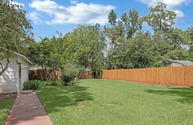 Cheerful and chic- newly renovated home 4br/3b