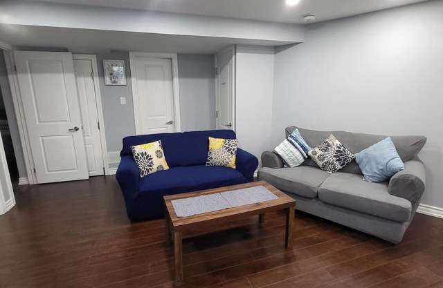 Cheerful & Relaxing 2 Bedroom Apartment with 2 Queen beds,5 mins from ThermeaSPA