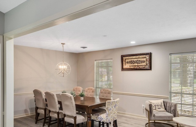 Cheerful, Relaxing Home Away From Home!