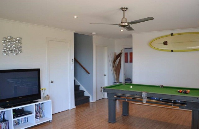 Cheers - Sea views Free Wifi On the Esplanade