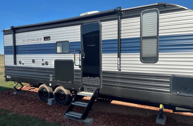 Cherokee Camper in Belfield