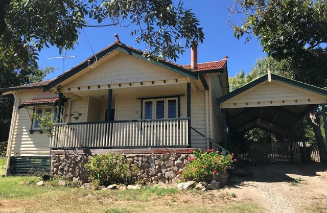 Cherry Blossom Cottage - Beechworth-Getaways