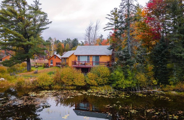 Chestnut Premier, Beautiful Lakeside Log Cabin