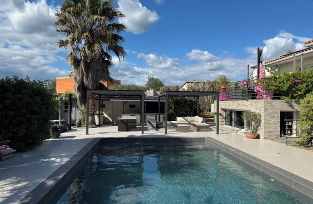 Chez Isa - apartment with pool and jacuzzi