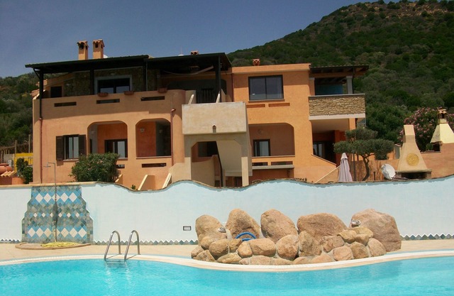 CHIA house in villa with stunning sea view and pool, garden wi-fi