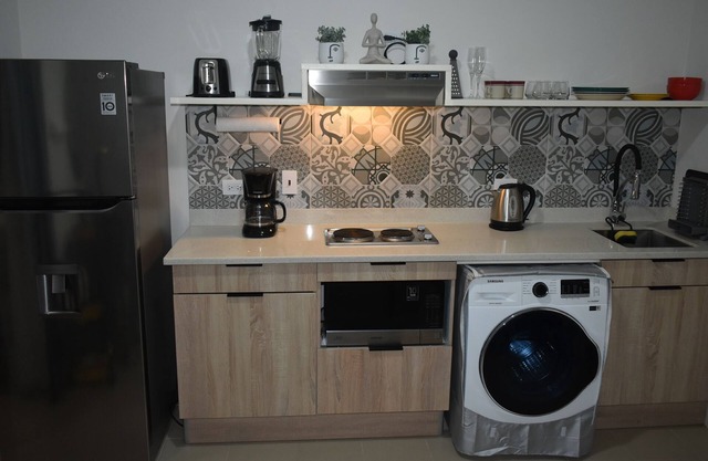 Chic 1 Bed close to National Botanical Gardens includes breakfast from November.