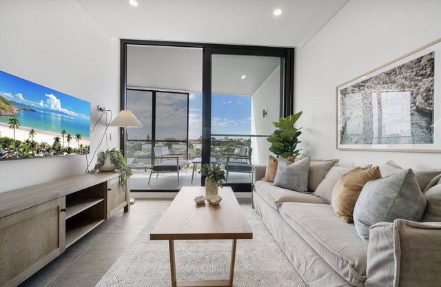Chic 1-Bed Escape in Fremantle with Parking