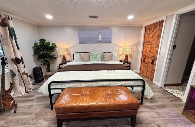 Chic 1-bedroom apartment with WiFi, AC in welcoming Ashburn