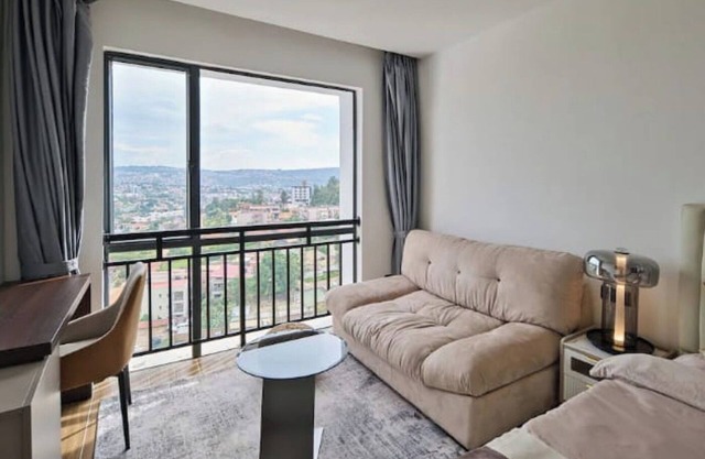 Chic 1-bedroom apartment with AC, Swimming pool,fitness room in wonderful Kigali