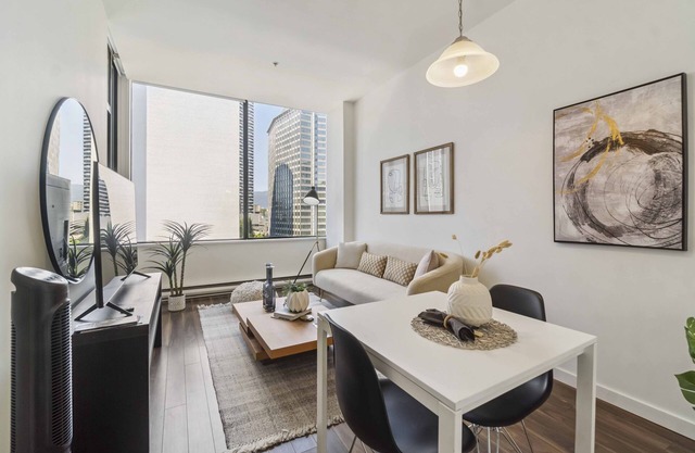 Chic 1BR Retreat in Downtown!