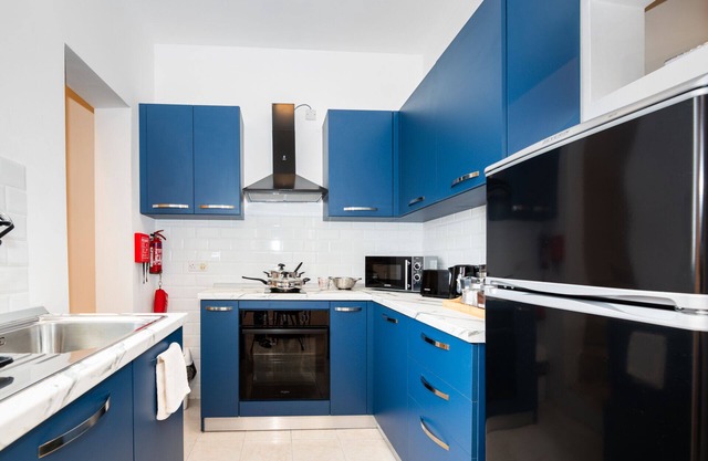 Chic 1BR Retreat in St Julian's