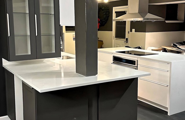 Chic 2-bedroom studio apartment w/WiFi, tennis court, playground-dog park & more