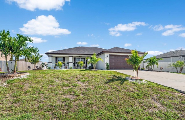 Chic 3BR Waterfront Stay in Cape Coral
