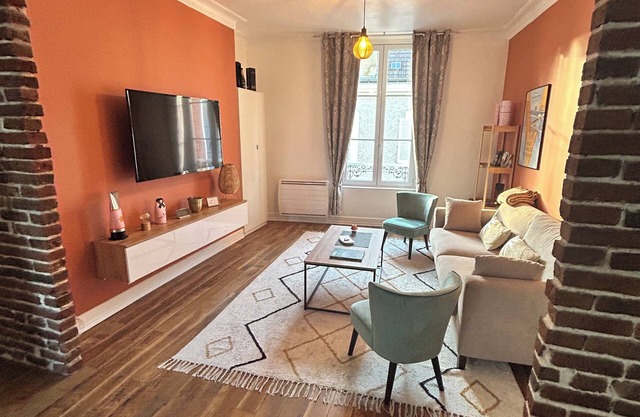 Chic and cosy apartment, spacious, quiet and bright