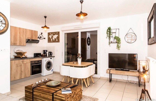 Chic apart with terrace garden parking
