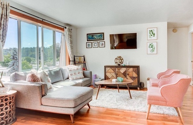 Chic apartment in fabulous Kenmore with fitness room, WiFi, AC