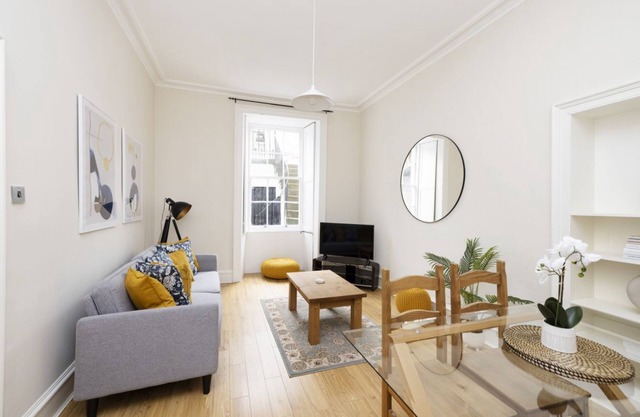 Chic Apartment near Stockbridge Market