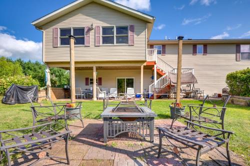 Chic Apple River Escape with Fire Pit!