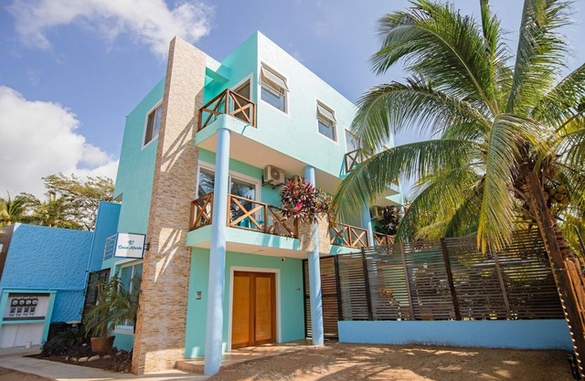 Chic Beach House w/Pool, A/C & Penthouse near La Punta – Walk to the Ocean!