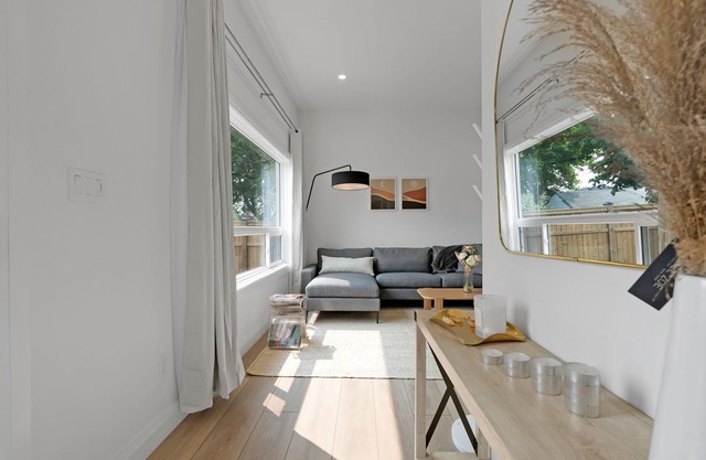 Chic Bespoke 4BR Home: King Beds & Fully Fenced Backyard