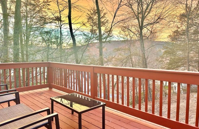 Chic Chalet River Views & Access