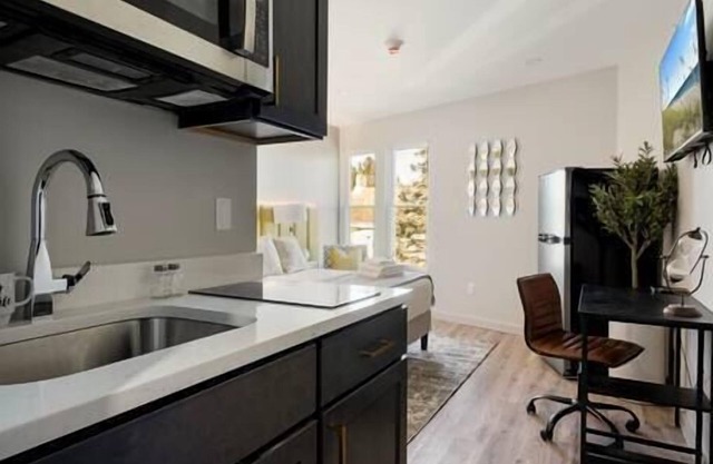 Chic Haven: Modern and Stylish and Cozy Ambiance