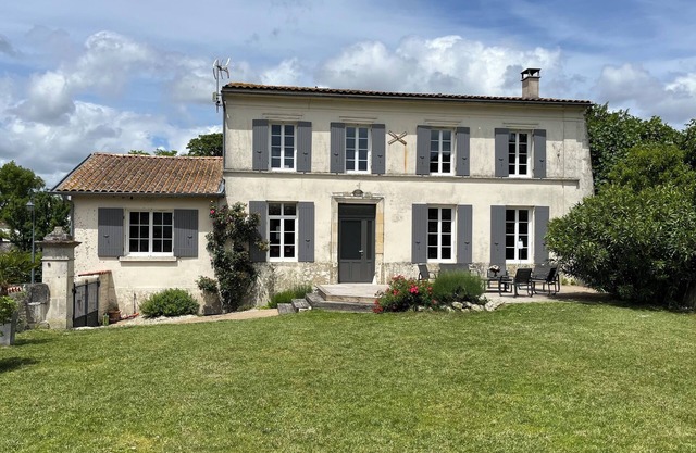 Chic haven of peace, close to historic sites, vineyards and the sea