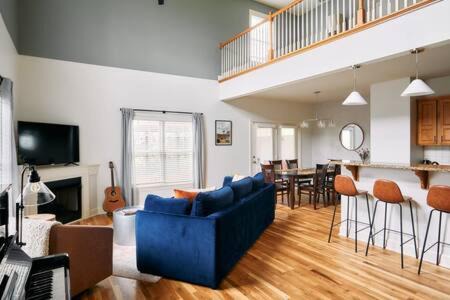 Chic Retreat Steps From Vanderbilt University